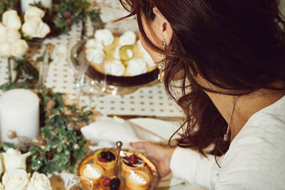 How to set a Chic Table with Verda: A Guide to Holiday Decorating