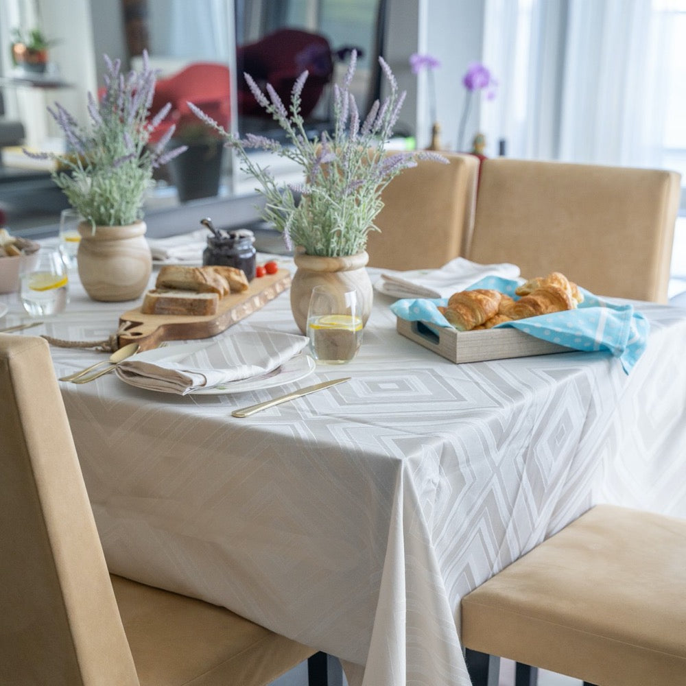 Brussels tablecloth taupe with matching napkins